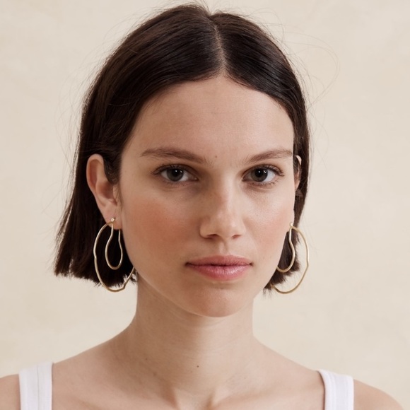 New! BANANA REPUBLIC Organic Shape Hoop Earrings in Silver (also in Gold!) - Picture 2 of 5